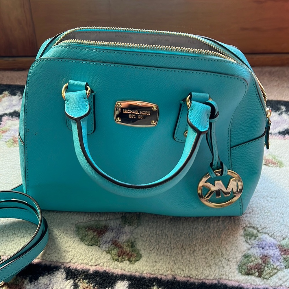 Michael Kors powder, blue bag